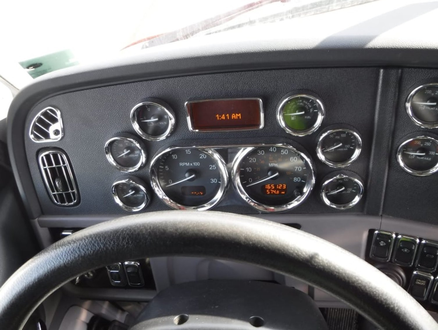 Image for Mankato, MN: 2013 Peterbilt 386/78