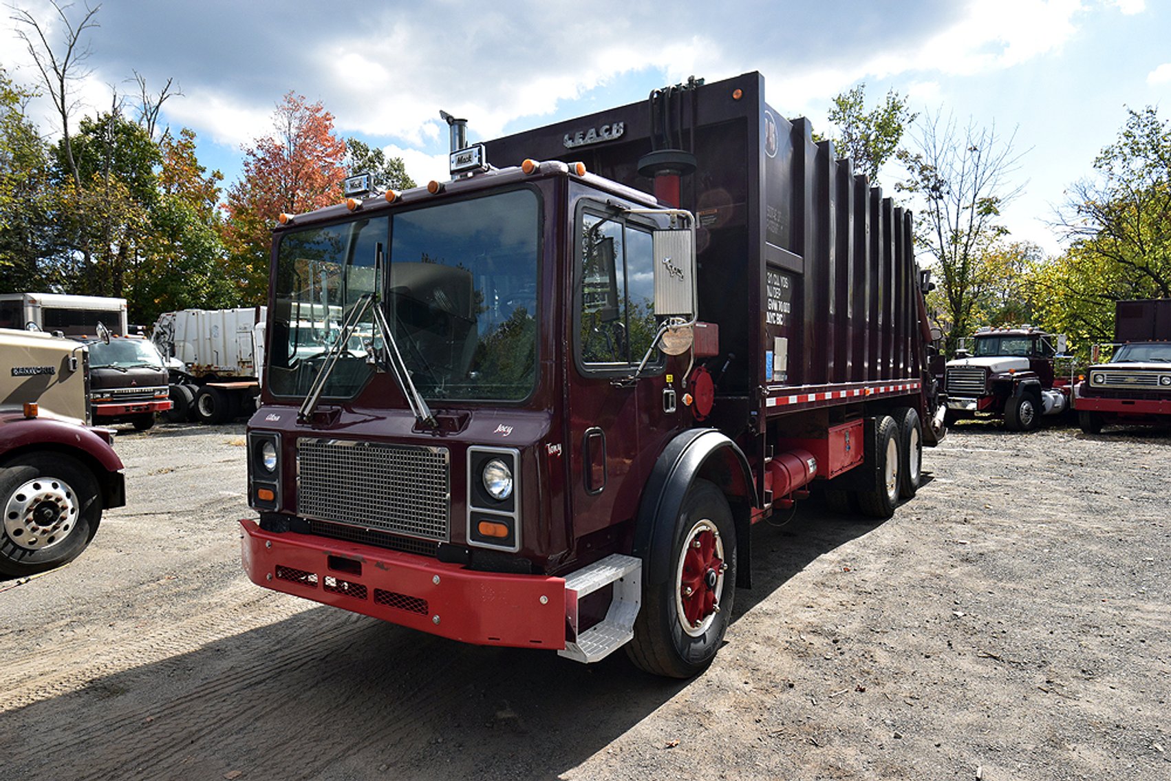 Image for Mack Roll Off Trucks & Compaction Units