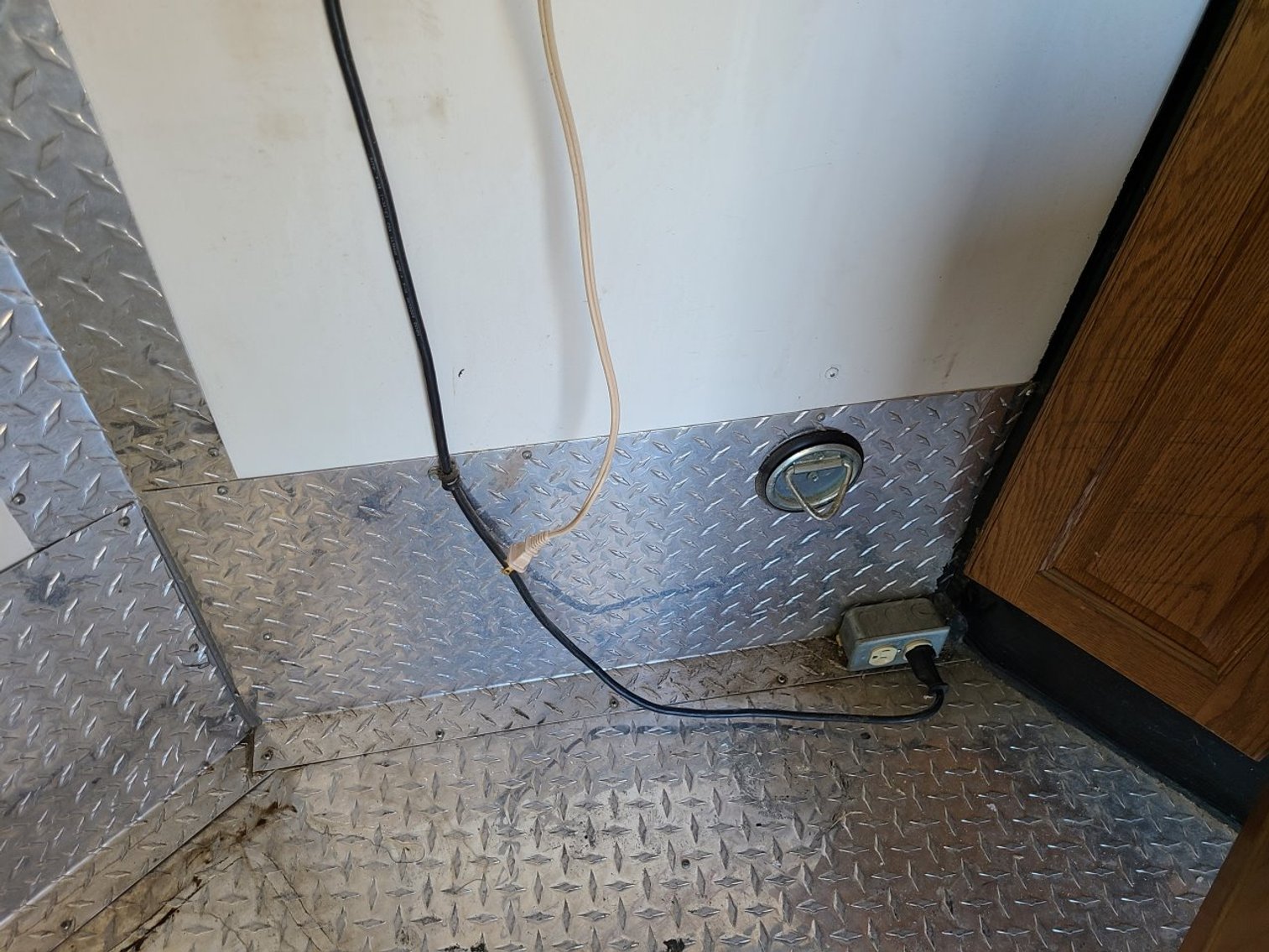 Image for 2012 Royal 25' Enclosed Trailer Online Only Auction!