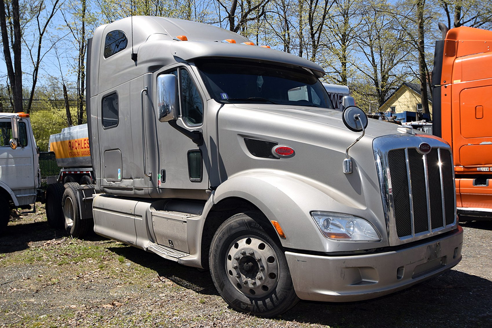 Image for Freightliner & Peterbilt Highway Truck Tractors