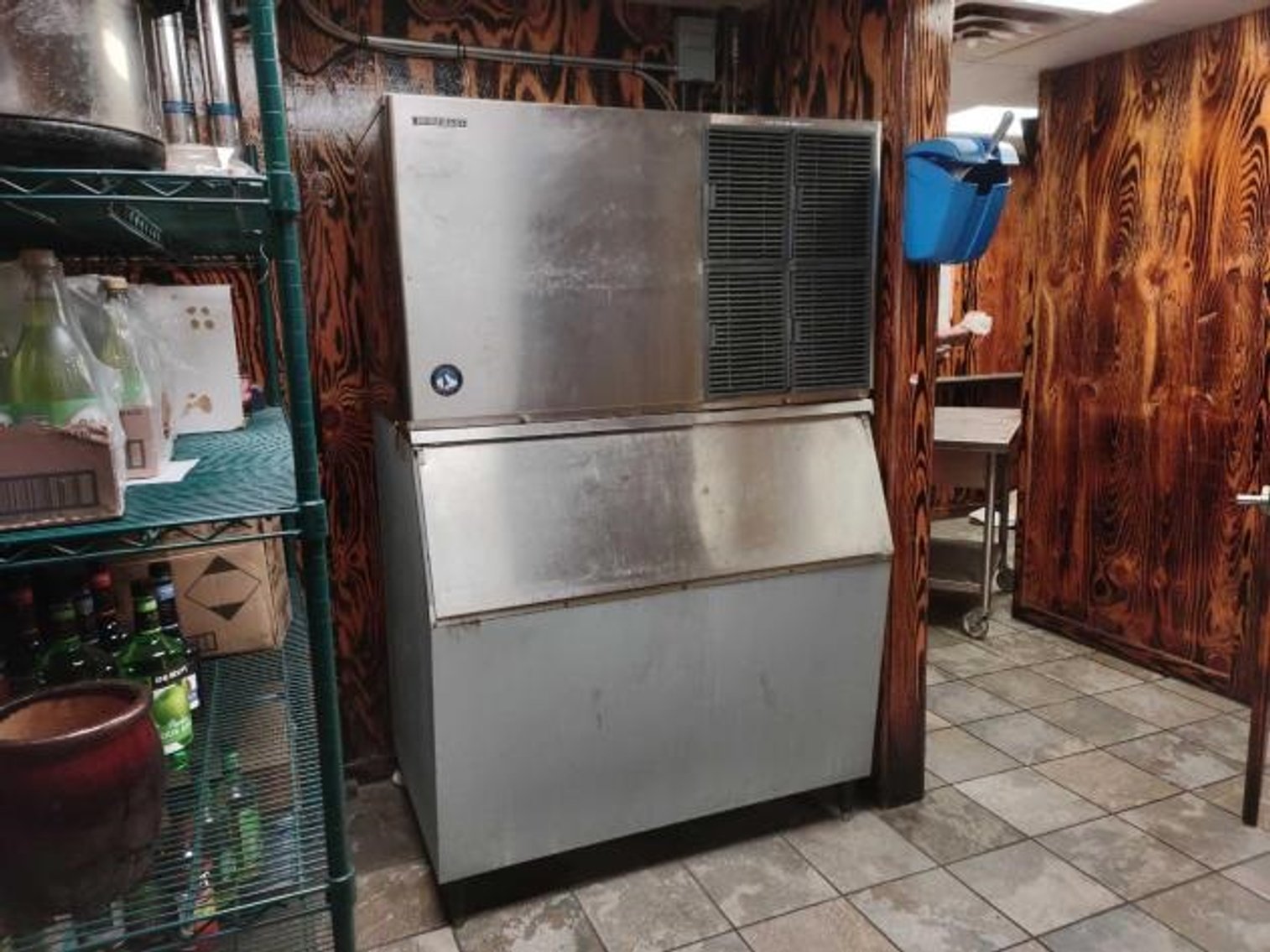 Image for Atlanta - Hapeville, GA: Restaurant & Hair Salon Equipment, Furniture & Fixtures