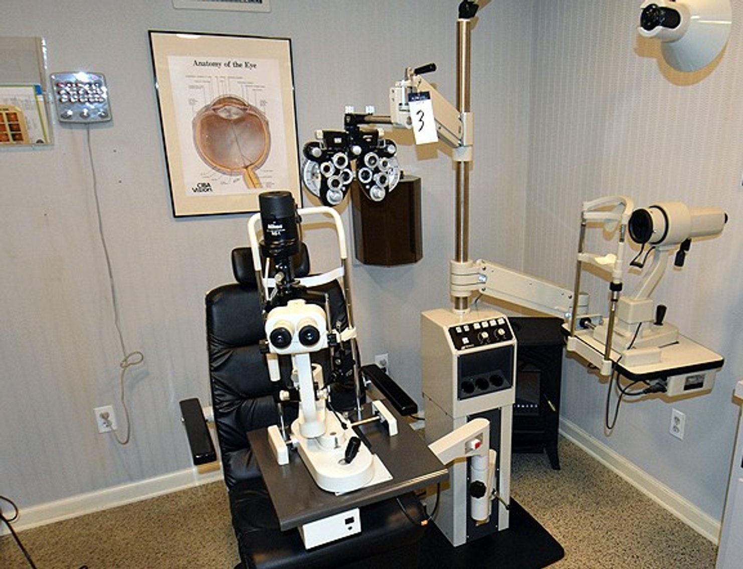 Image for Complete Contents of Optometrist Lab & Office