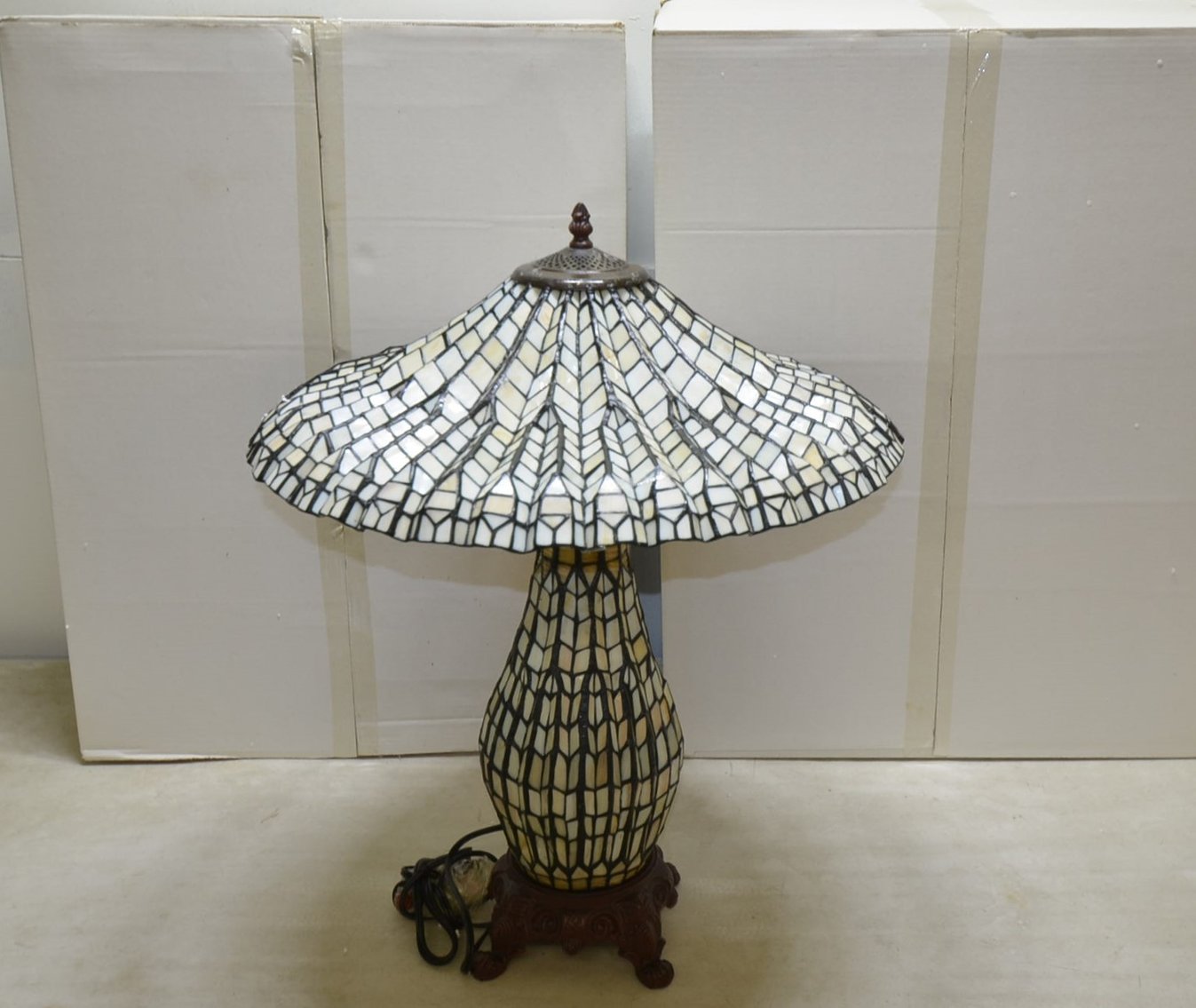 Image for 2004 FORD F150, EMBROIDERY MACHINE, GUNS, COINS, LAMPS, COLLECTIBLES, AND MORE!