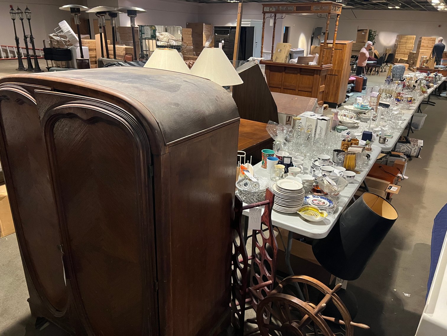 Image for Estate Items, Consumer Goods & Vintage Radio Equipment