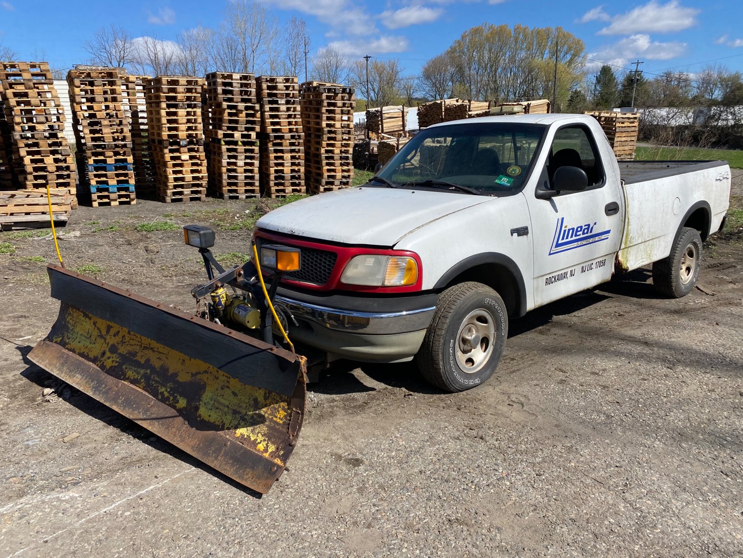 Image for Pallet Manufacturer -Peterbilt Tractors & Trailers