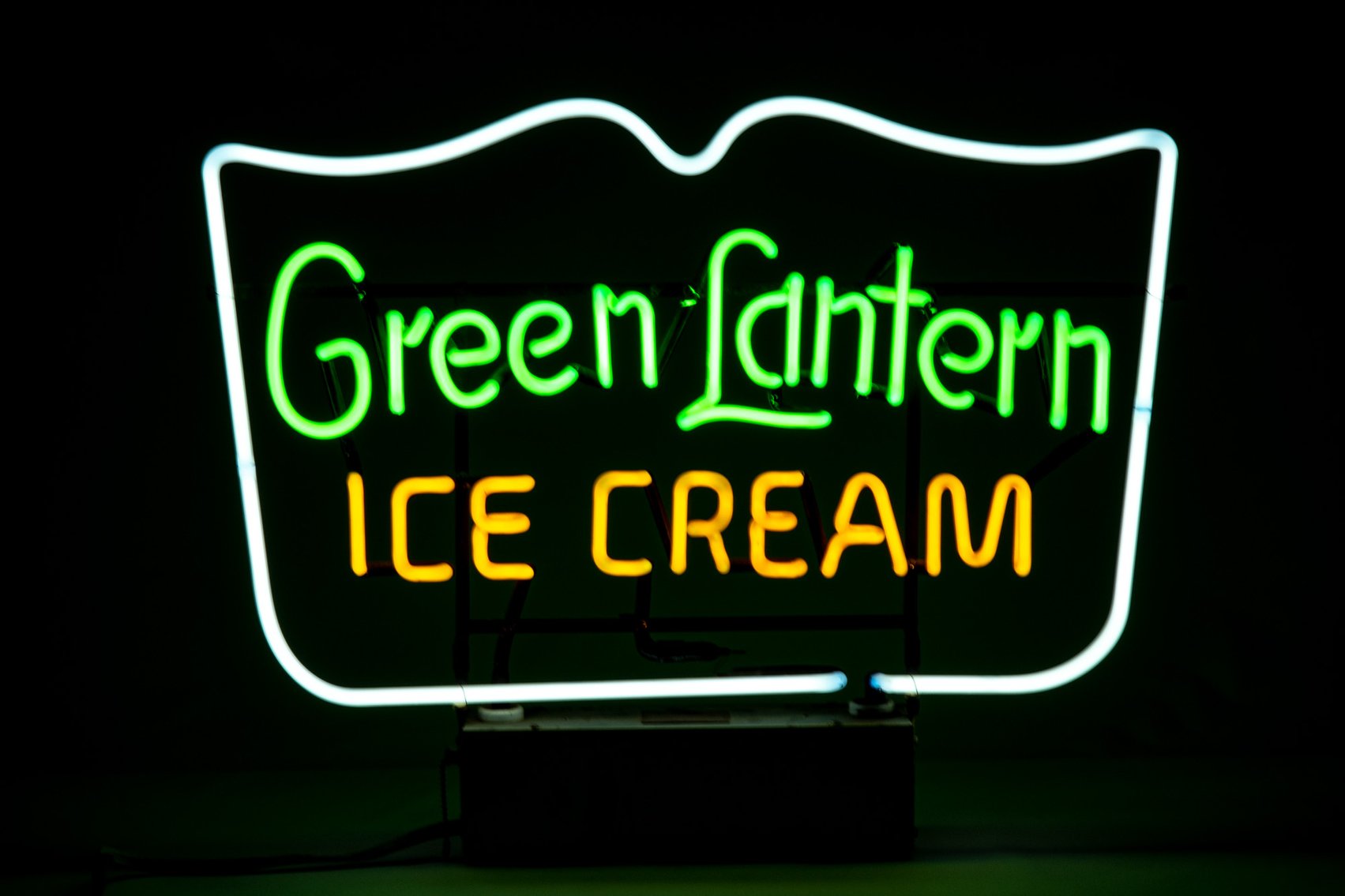 Image for Pink Gallery - Multi-Consignor Online Auction