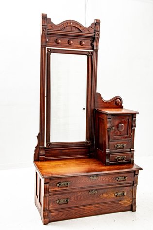 Image for Red Gallery - Multi-Consignor Online Only Auction