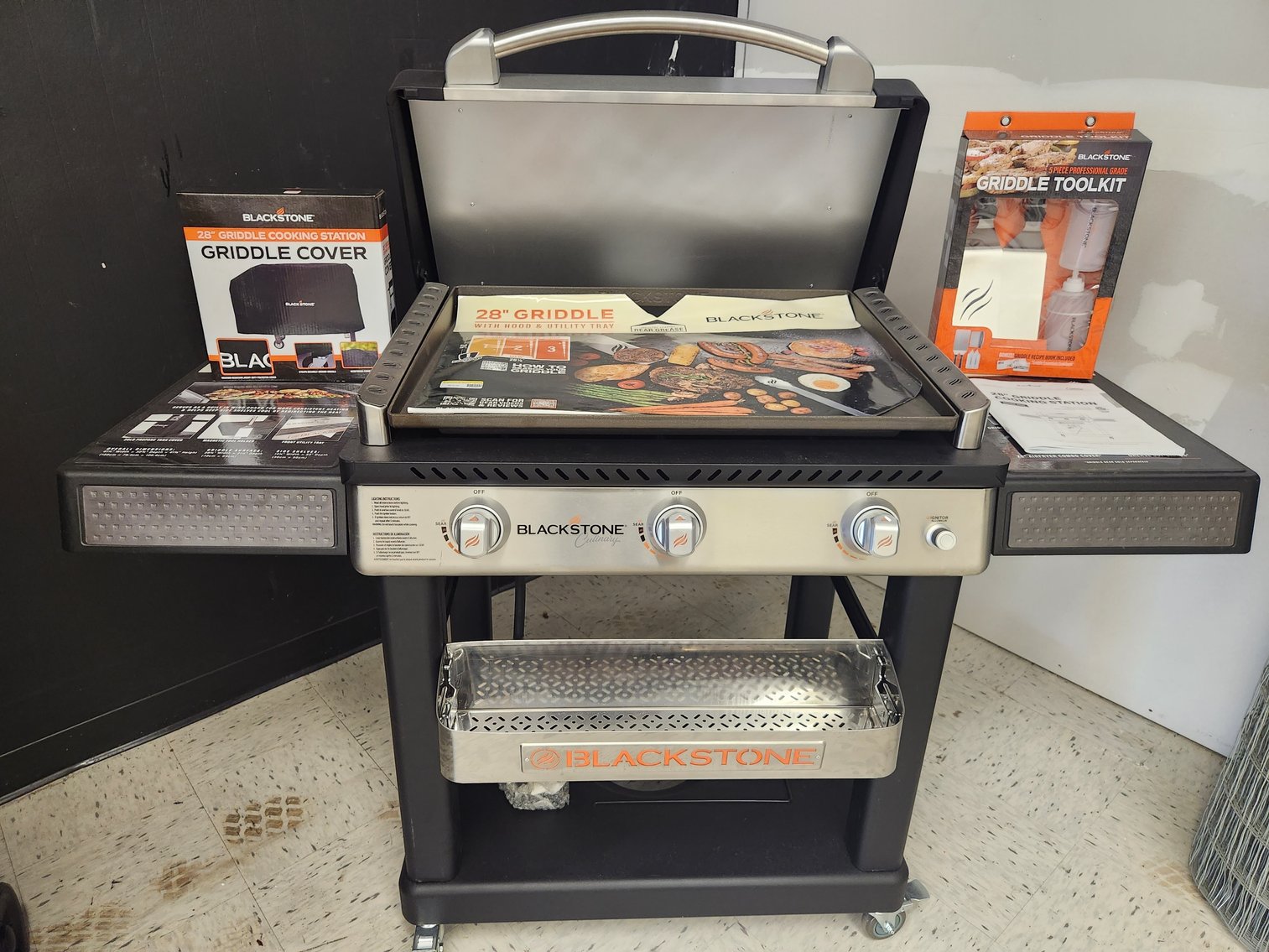 Image for Complete Hardware, Auto Parts & Appliance Store Auction. Former Western Auto - Beulaville, NC