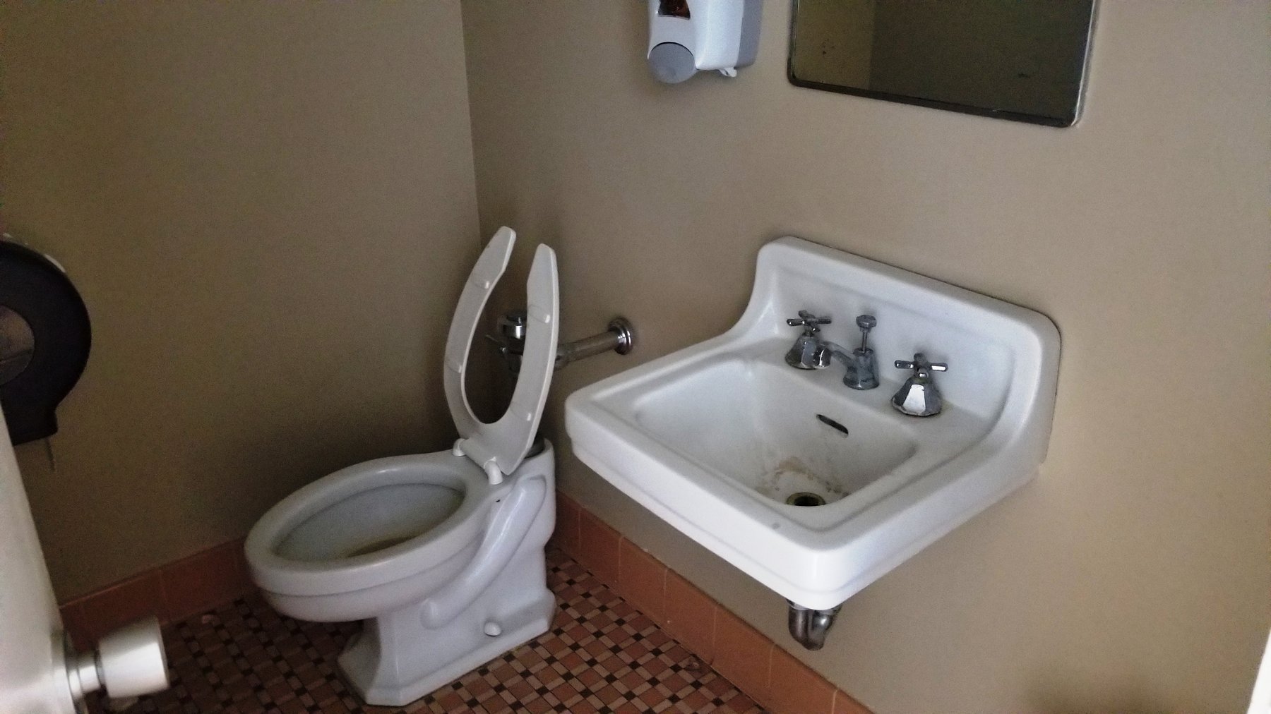 Image for 22,353± SF Former Bank Branch at 333 W Broad Ave., Albany, GA 31701 (Dougherty County)