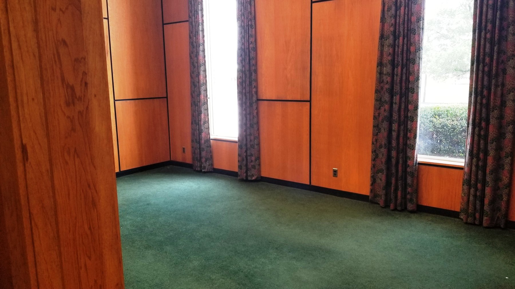 Image for 6,585± SF Former Bank Branch at 202 W Main St., Byrdstown, TN 38549 (Pickett County)