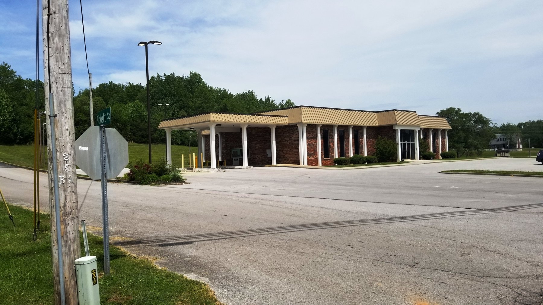 Image for 6,585± SF Former Bank Branch at 202 W Main St., Byrdstown, TN 38549 (Pickett County)