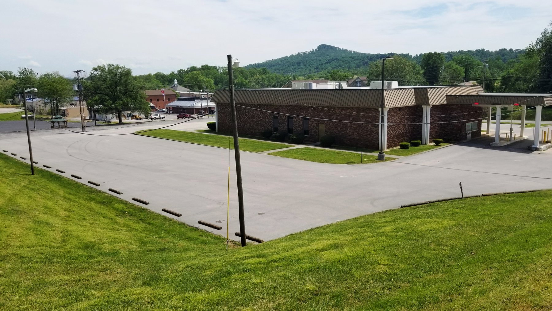 Image for 6,585± SF Former Bank Branch at 202 W Main St., Byrdstown, TN 38549 (Pickett County)