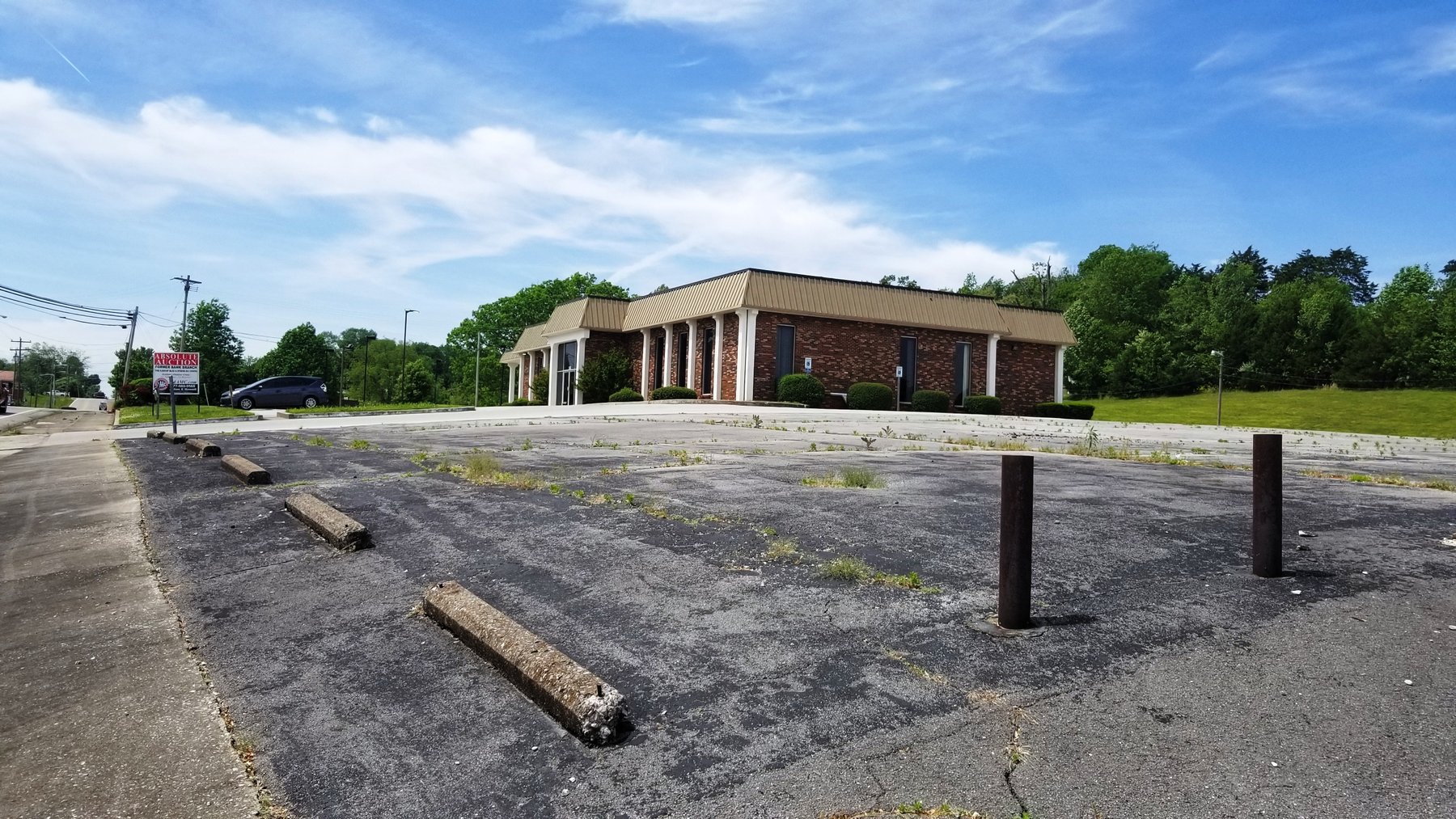 Image for 6,585± SF Former Bank Branch at 202 W Main St., Byrdstown, TN 38549 (Pickett County)
