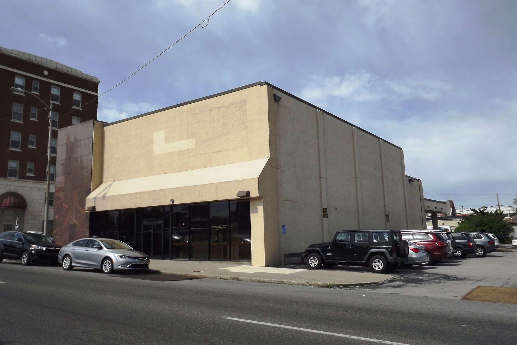 Image for 10,401±SF Footprint Former Bank Branch at 117 N 7th St., Mayfield, KY 42066 (Graves County)