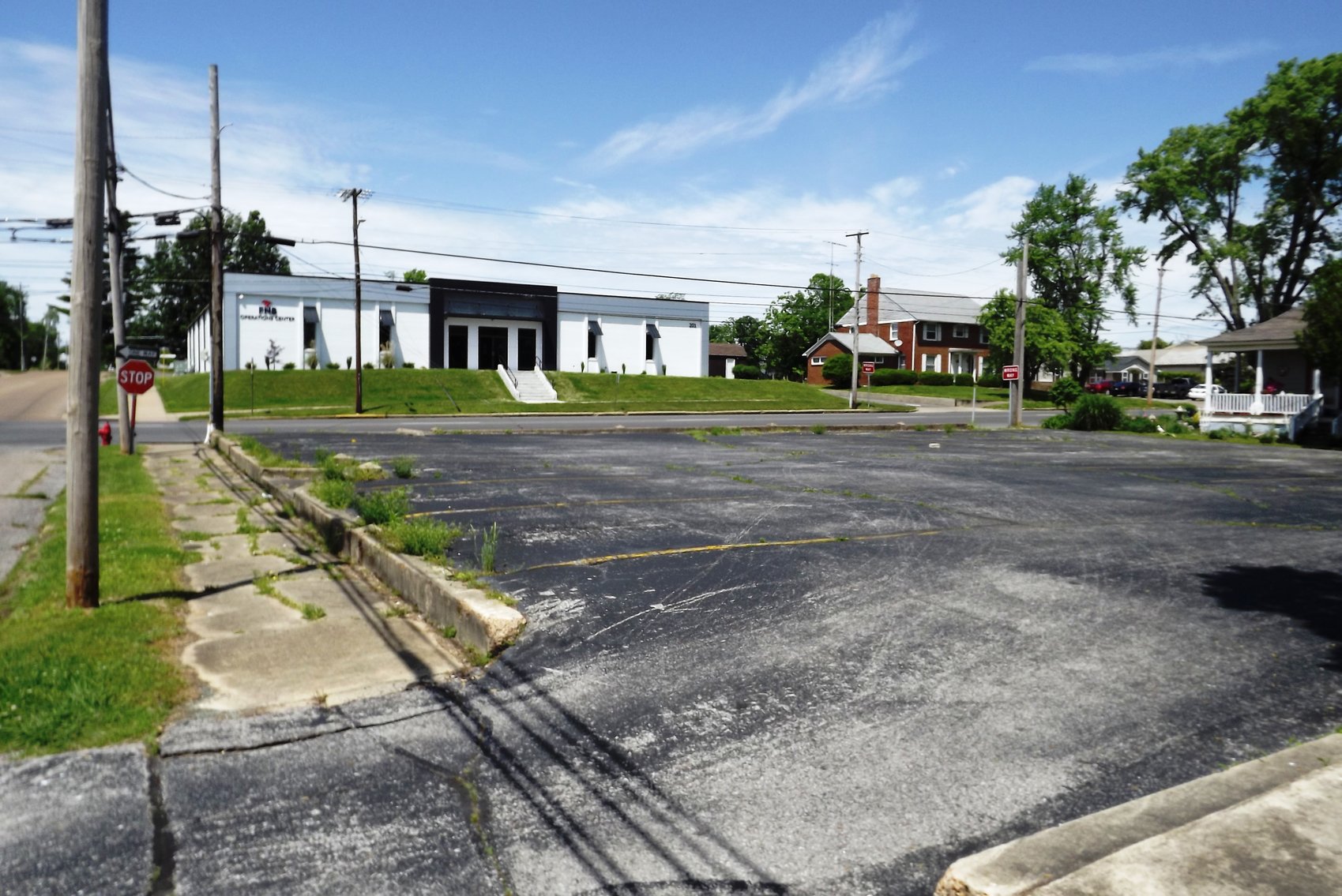 Image for 10,401±SF Footprint Former Bank Branch at 117 N 7th St., Mayfield, KY 42066 (Graves County)