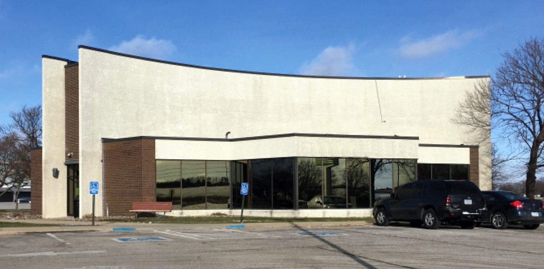 Image for 8,573±SF Former Bank Branch on 2.5± Acres at 2532 Crossroads Blvd, Waterloo, IA 50702 (Black Hawk County)