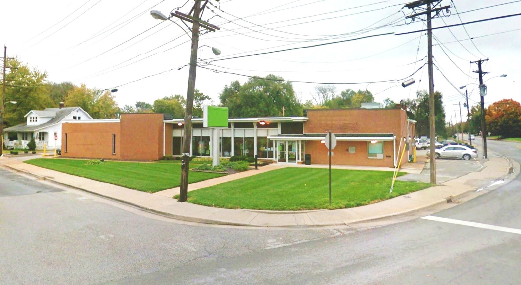 Image for 8,600±SF Former Bank Branch on 1.3± Acres at 900 Upper Cahokia Rd, Cahokia, IL 62206 (St Clair County)