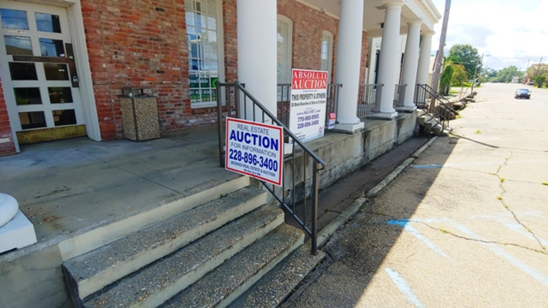 Image for 3,871±SF Former Bank Branch on .16± Acre at 162 W Main St, Centreville, MS 39631 (Wilkinson County)