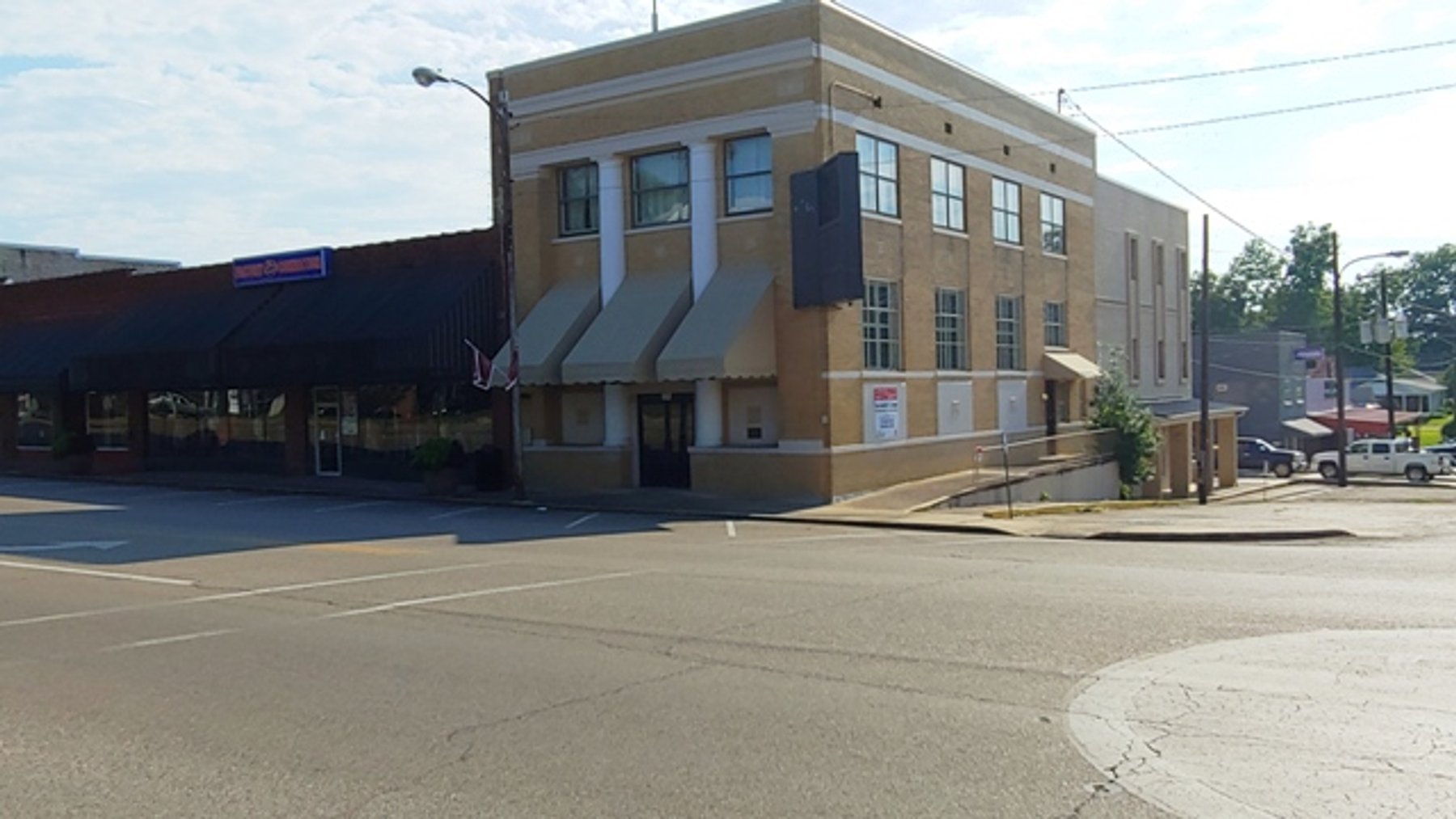 Image for 8,556±SF Former Bank Branch on .09± Acre at 117 N Jackson St, Houston, MS 38851 (Chickasaw County)