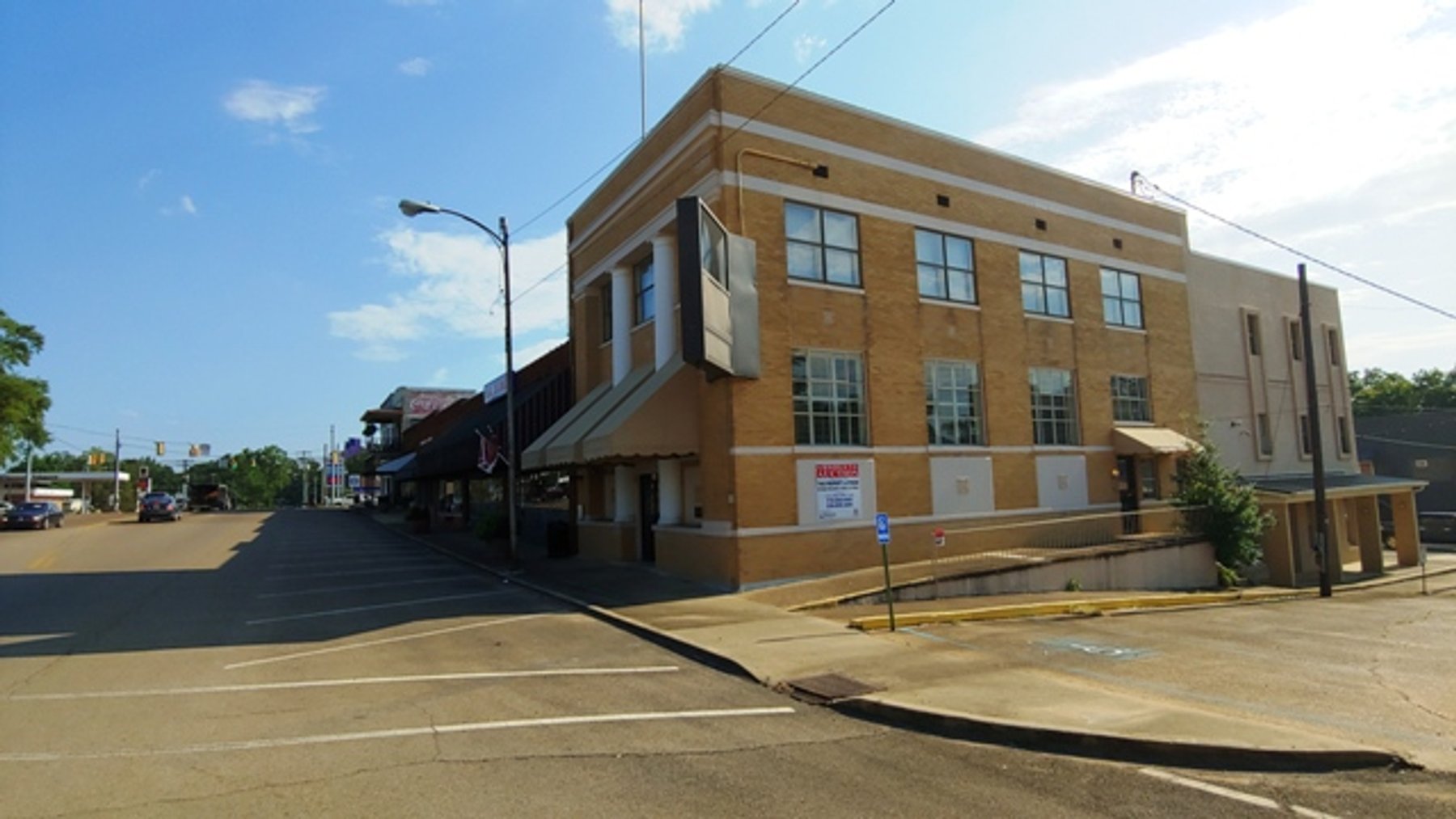 Image for 8,556±SF Former Bank Branch on .09± Acre at 117 N Jackson St, Houston, MS 38851 (Chickasaw County)