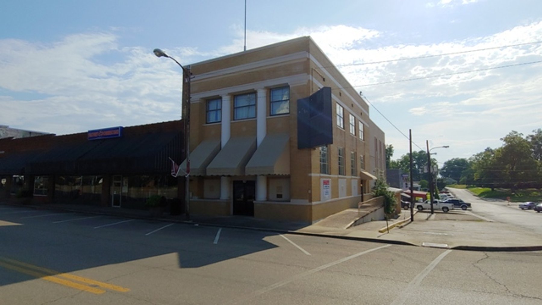 Image for 8,556±SF Former Bank Branch on .09± Acre at 117 N Jackson St, Houston, MS 38851 (Chickasaw County)