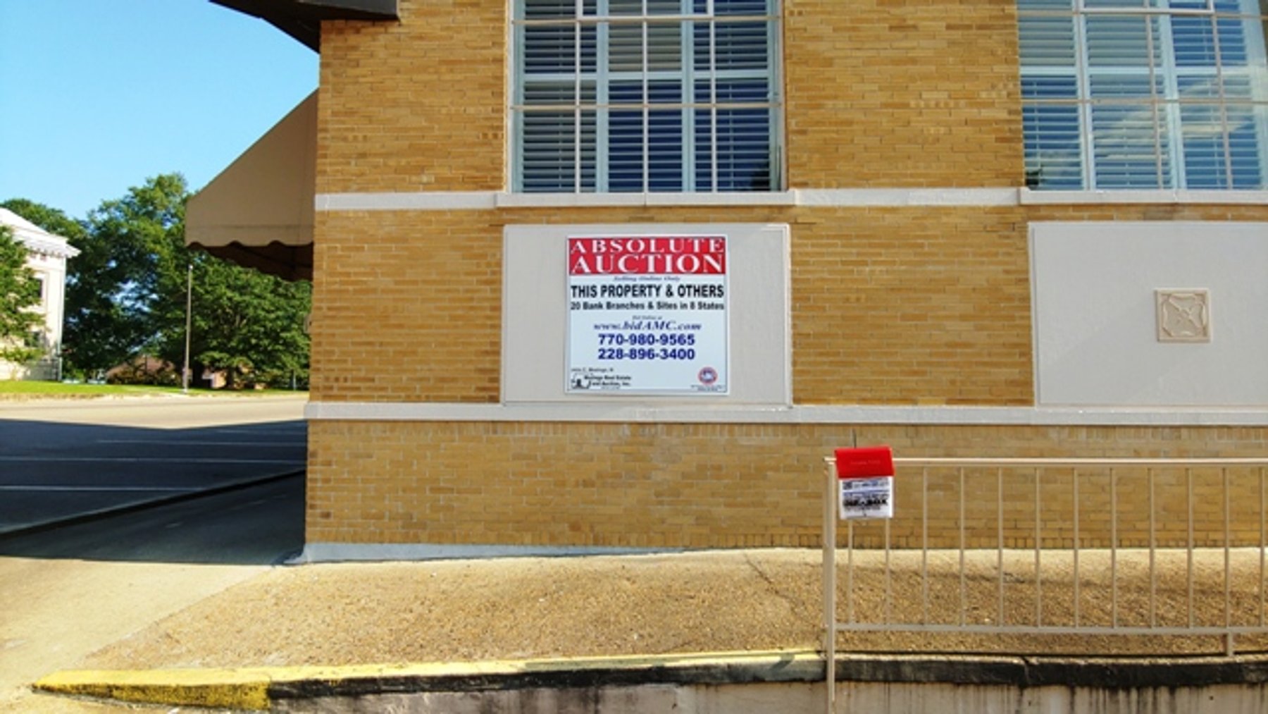 Image for 8,556±SF Former Bank Branch on .09± Acre at 117 N Jackson St, Houston, MS 38851 (Chickasaw County)