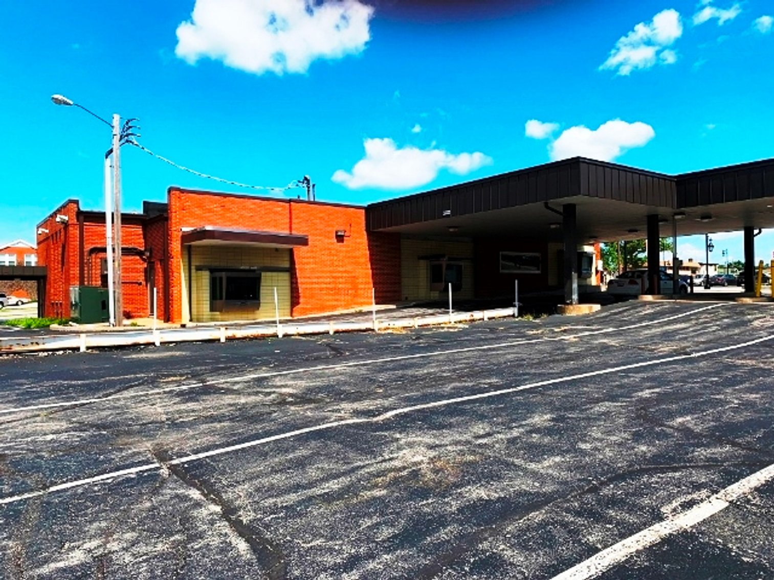 Image for 4,446±SF Former Bank Branch on 1.45± Acres at 423 1st Capitol Dr, St Charles, MO 63301 (St Charles County)