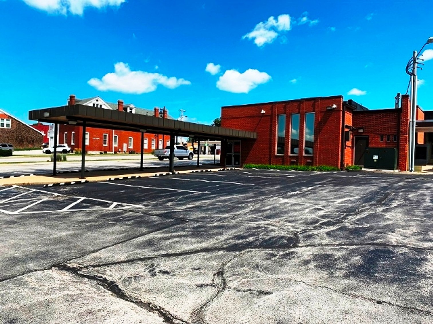 Image for 4,446±SF Former Bank Branch on 1.45± Acres at 423 1st Capitol Dr, St Charles, MO 63301 (St Charles County)