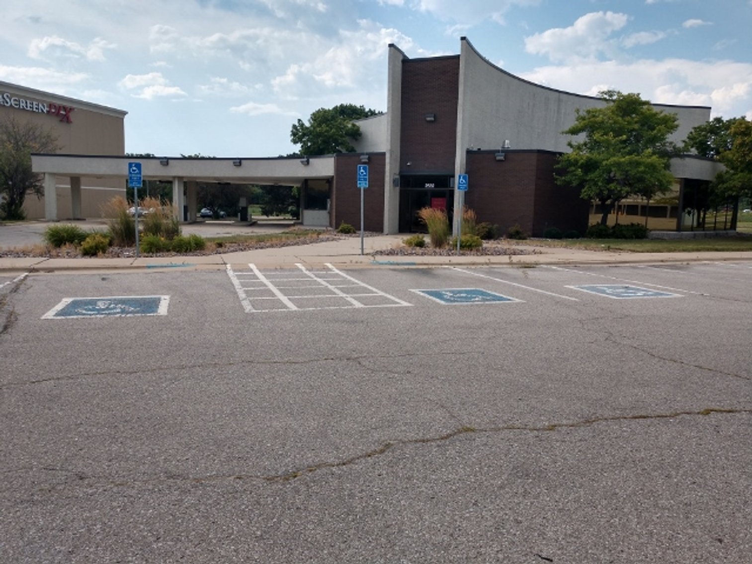 Image for 8,573±SF Former Bank Branch on 2.5± Acres at 2532 Crossroads Blvd, Waterloo, IA 50702 (Black Hawk County)