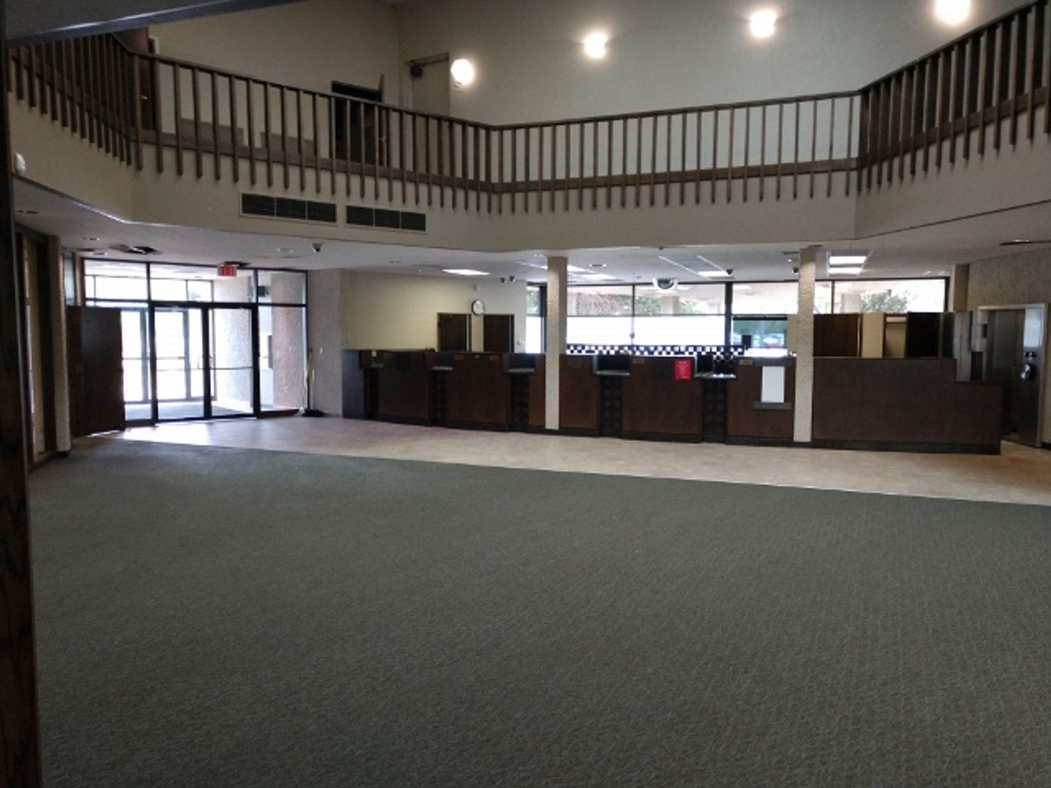 Image for 8,573±SF Former Bank Branch on 2.5± Acres at 2532 Crossroads Blvd, Waterloo, IA 50702 (Black Hawk County)