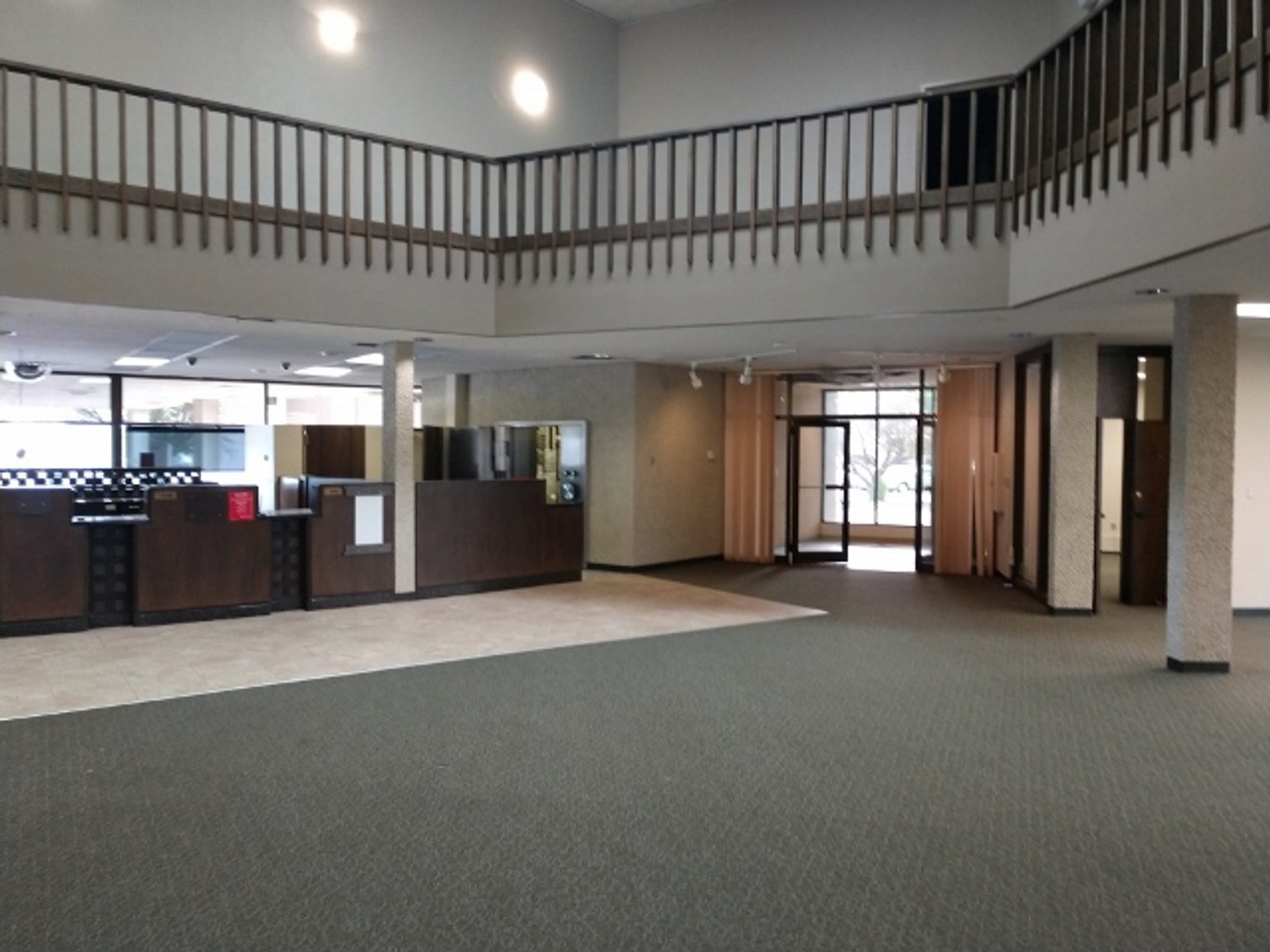 Image for 8,573±SF Former Bank Branch on 2.5± Acres at 2532 Crossroads Blvd, Waterloo, IA 50702 (Black Hawk County)