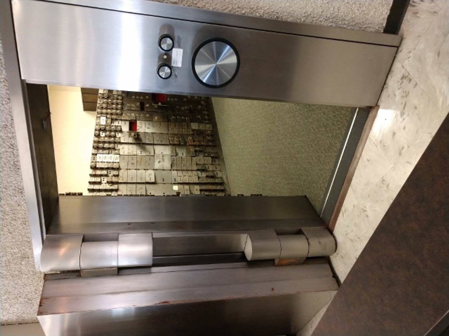 Image for 8,573±SF Former Bank Branch on 2.5± Acres at 2532 Crossroads Blvd, Waterloo, IA 50702 (Black Hawk County)