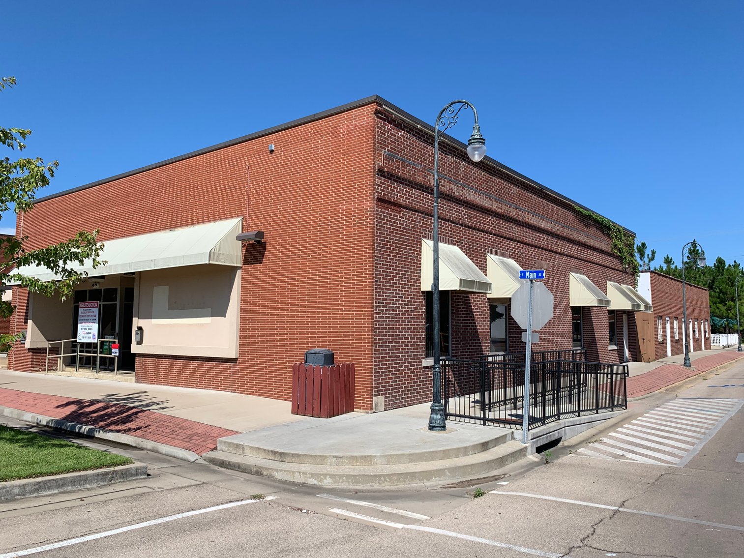 Image for 5,220±SF Former Bank Branch on .3± Acre at 127 E Main St, E Prairie, MO 63845 (Mississippi County)
