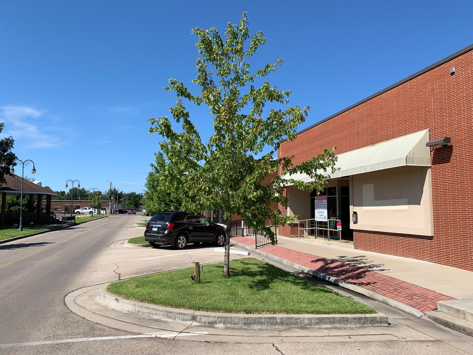 Image for 5,220±SF Former Bank Branch on .3± Acre at 127 E Main St, E Prairie, MO 63845 (Mississippi County)