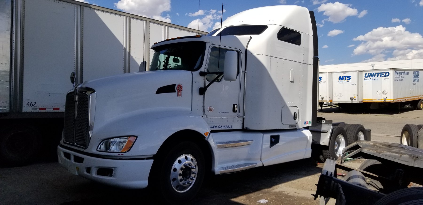 Image for 2013 Kenworth T660 Semi Truck with Sleeper Cab