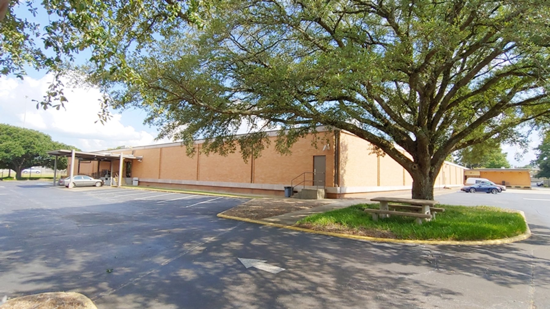 Image for Jackson MS: 56,900±SF Former Bank Operations Center on 5.72± Acres at 4855 I-55 N, Jackson MS 39206 (Hinds County)