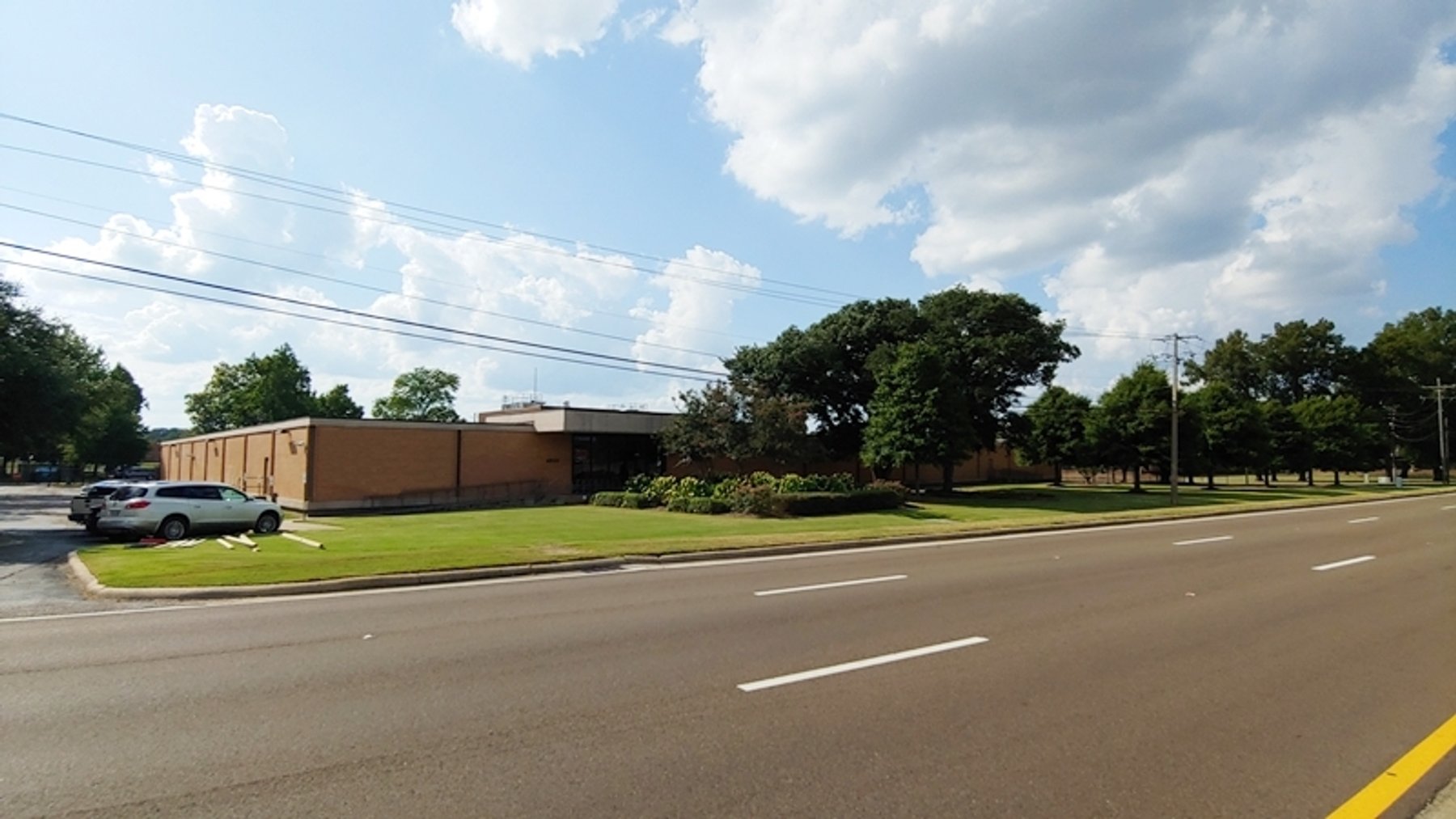 Image for Jackson MS: 56,900±SF Former Bank Operations Center on 5.72± Acres at 4855 I-55 N, Jackson MS 39206 (Hinds County)