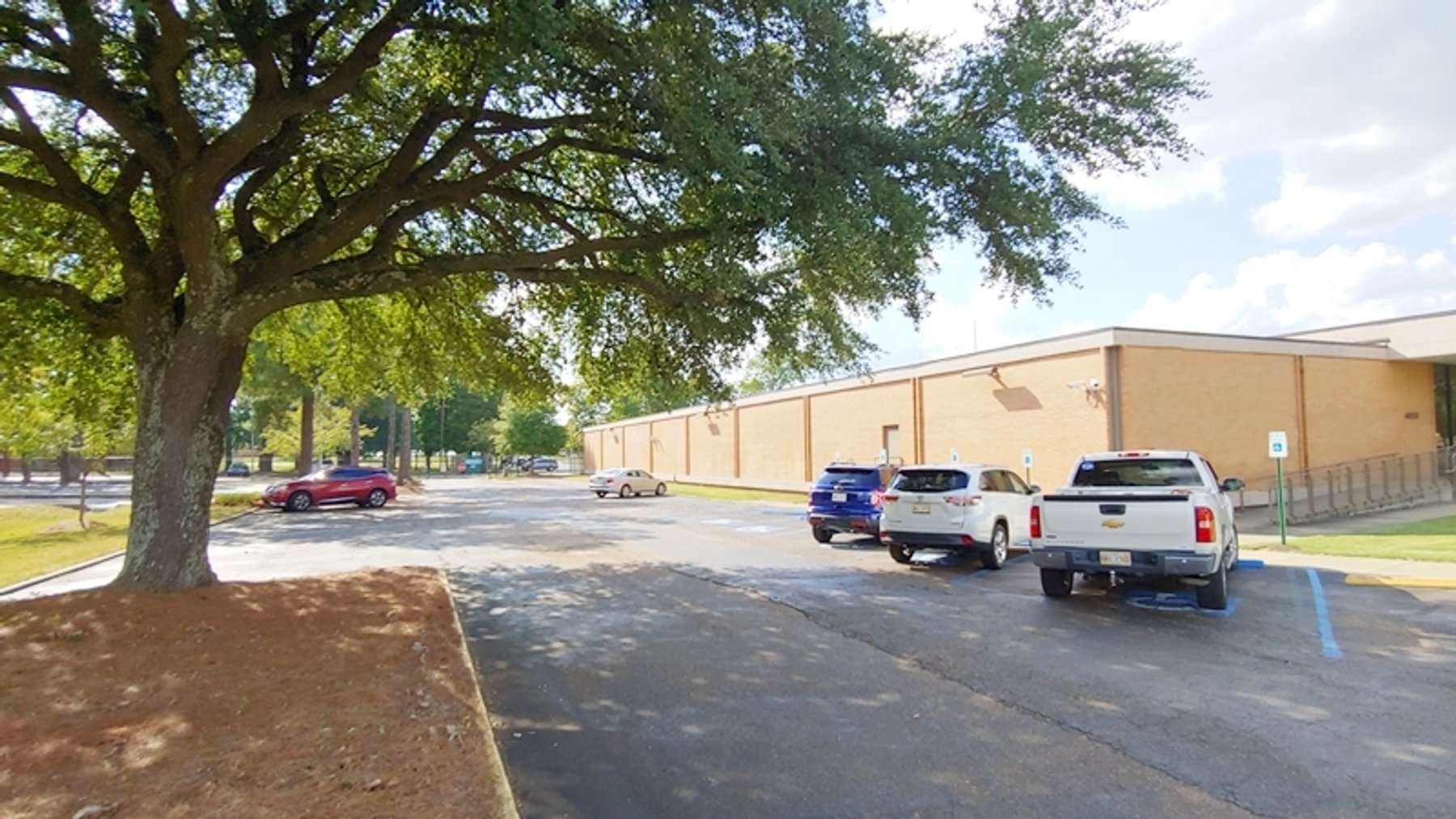 Image for Jackson MS: 56,900±SF Former Bank Operations Center on 5.72± Acres at 4855 I-55 N, Jackson MS 39206 (Hinds County)