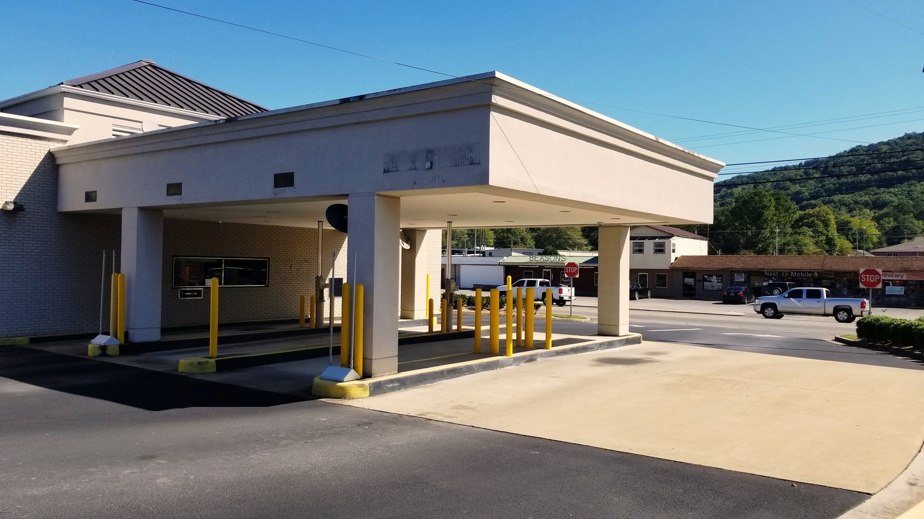 Image for Fort Payne, AL: 3,356±SF Former Bank Branch at 1718 Gault Avenue N., Fort Payne, AL 35967 (DeKalb County) 