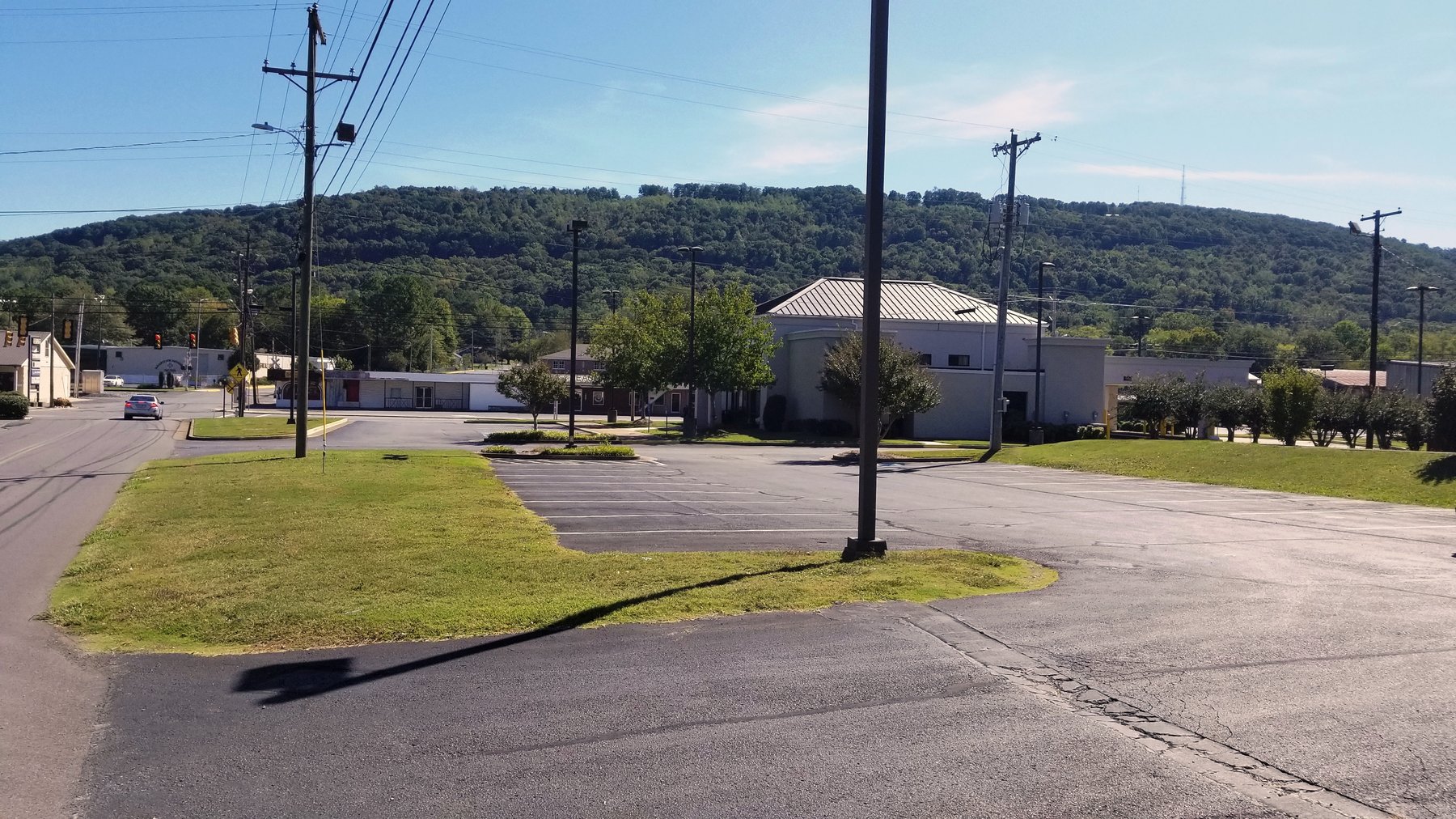 Image for Fort Payne, AL: 3,356±SF Former Bank Branch at 1718 Gault Avenue N., Fort Payne, AL 35967 (DeKalb County) 