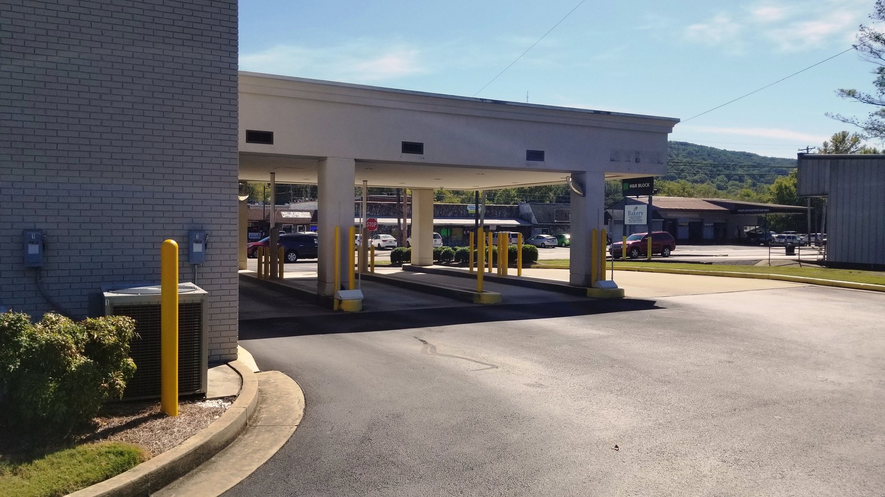 Image for Fort Payne, AL: 3,356±SF Former Bank Branch at 1718 Gault Avenue N., Fort Payne, AL 35967 (DeKalb County) 