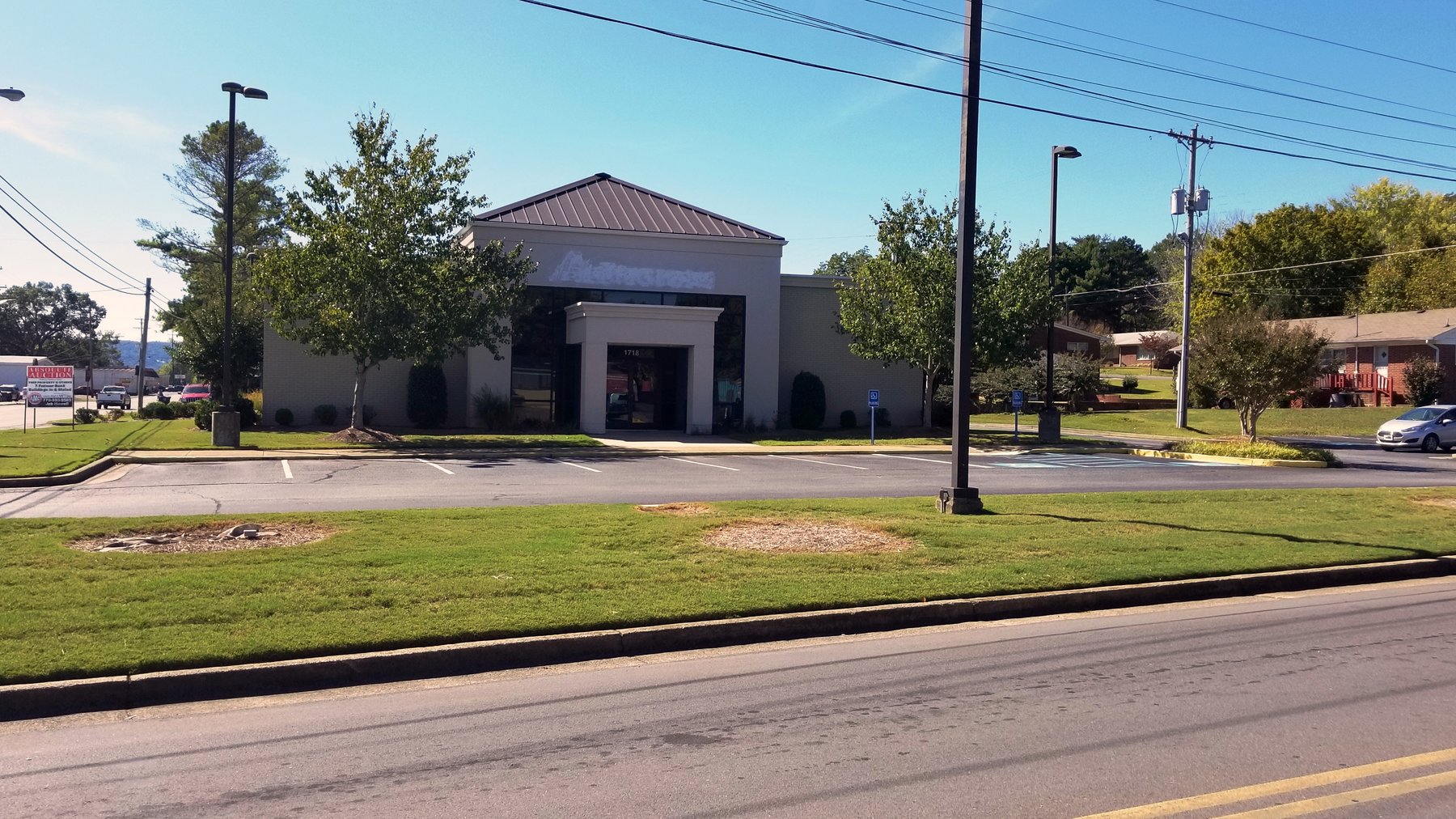 Image for Fort Payne, AL: 3,356±SF Former Bank Branch at 1718 Gault Avenue N., Fort Payne, AL 35967 (DeKalb County) 