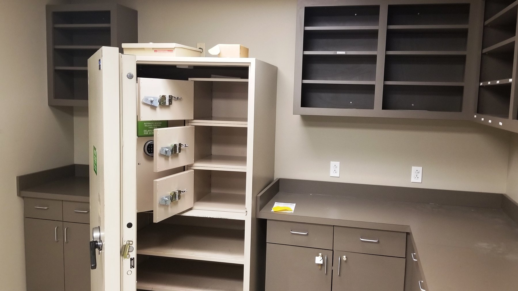 Image for Fort Payne, AL: 3,356±SF Former Bank Branch at 1718 Gault Avenue N., Fort Payne, AL 35967 (DeKalb County) 