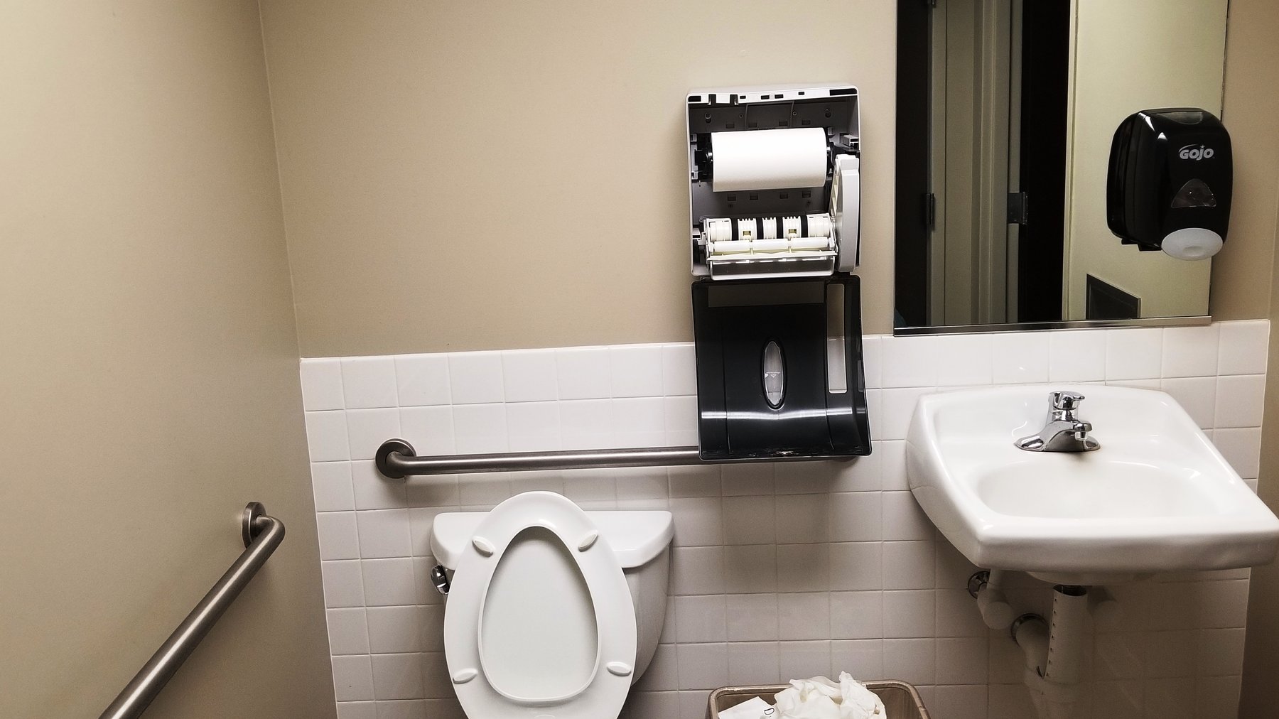 Image for Fort Payne, AL: 3,356±SF Former Bank Branch at 1718 Gault Avenue N., Fort Payne, AL 35967 (DeKalb County) 