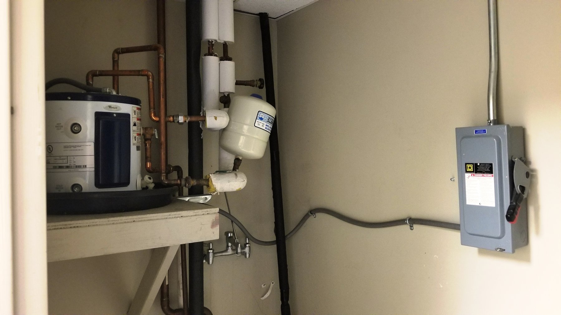 Image for Fort Payne, AL: 3,356±SF Former Bank Branch at 1718 Gault Avenue N., Fort Payne, AL 35967 (DeKalb County) 