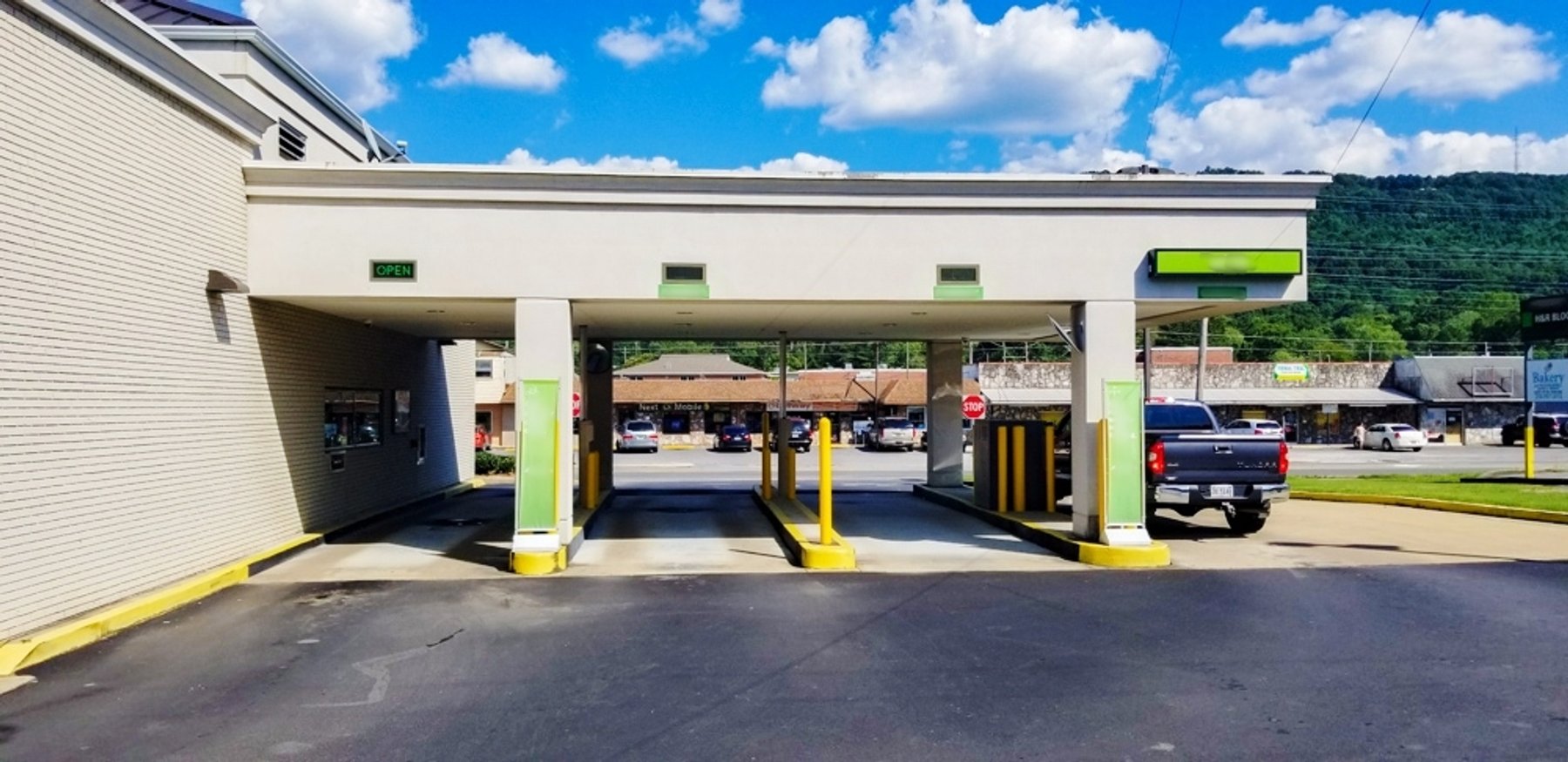 Image for Fort Payne, AL: 3,356±SF Former Bank Branch at 1718 Gault Avenue N., Fort Payne, AL 35967 (DeKalb County) 