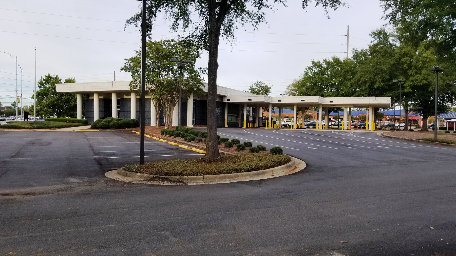 Image for Montgomery, AL: 4,000±SF Former Bank Branch at 6900 Vaughn Road, Montgomery, AL 36116 (Montgomery County) 