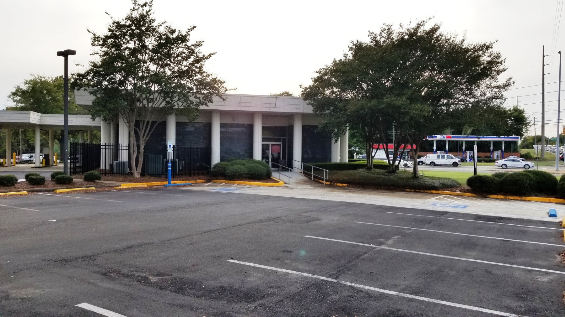 Image for Montgomery, AL: 4,000±SF Former Bank Branch at 6900 Vaughn Road, Montgomery, AL 36116 (Montgomery County) 