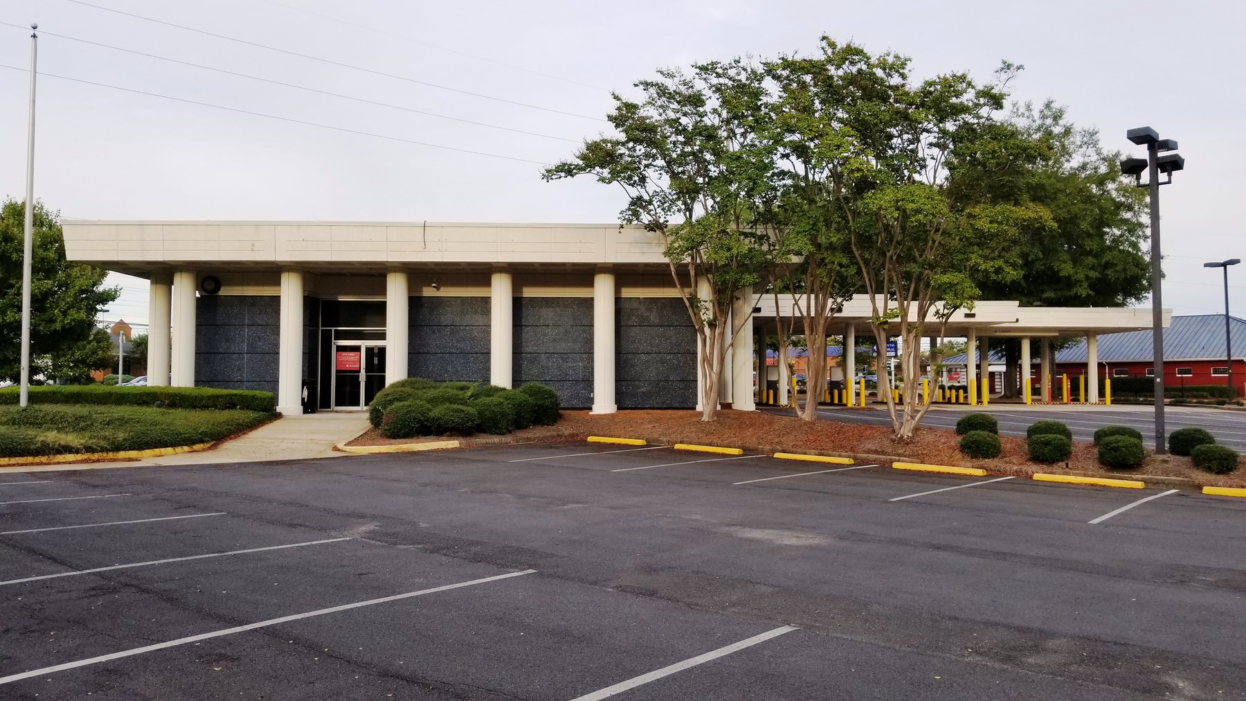 Image for Montgomery, AL: 4,000±SF Former Bank Branch at 6900 Vaughn Road, Montgomery, AL 36116 (Montgomery County) 