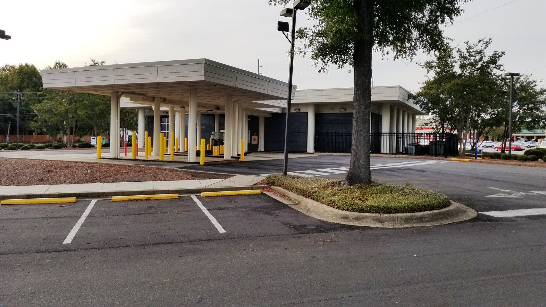 Image for Montgomery, AL: 4,000±SF Former Bank Branch at 6900 Vaughn Road, Montgomery, AL 36116 (Montgomery County) 